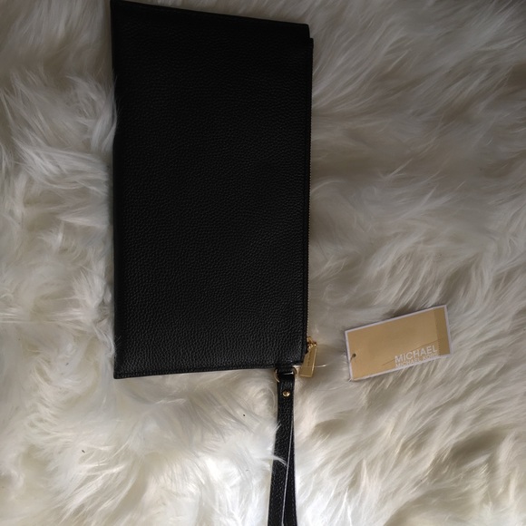 Gorgeous Michael Kors leather wristlet/wallet - Picture 3 of 8